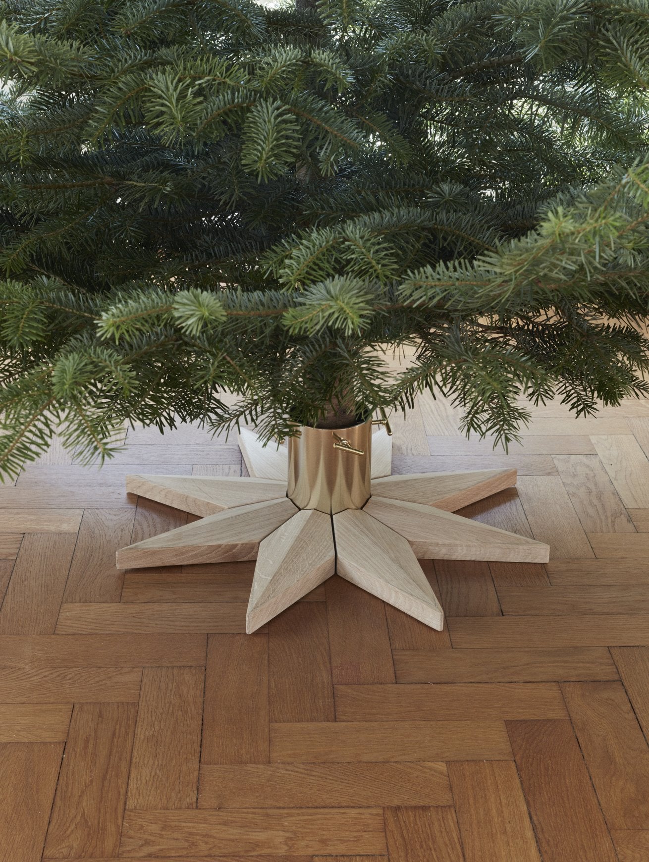Stella Christmas Tree Base by Skagerak